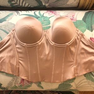 Victoria Secret NWT nude Strapless bra. Low back bustier 34D